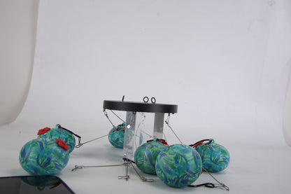 Afficher les détails pour 1Pc Wind Chimes Humming Bird Feeder Ant And Bee Proof Outdoor Hanging Hummingbird Feeder For Viewing Decoration For Garden Patio Yard Balcony 1Pc Wind Chimes Humming Bird Feeder Ant And Bee Proof Outdoor Hanging Hummingbird Feede